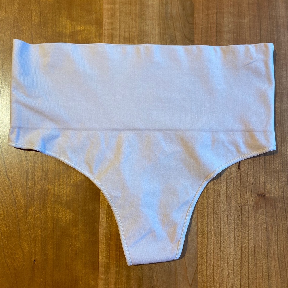 Everyday Shaping Panty Thong